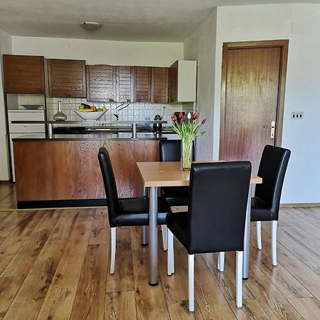 Apartmani Neva Makarská Exteriér fotografie