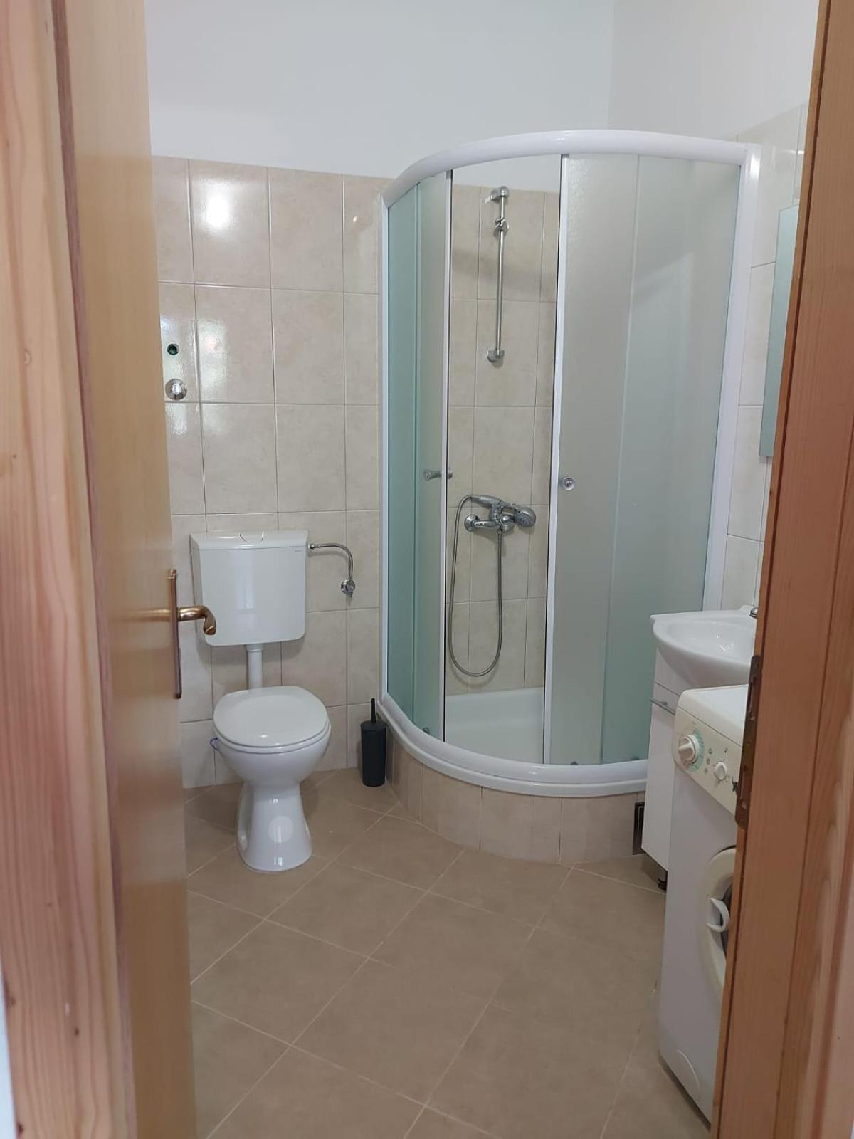 Apartmani Neva Makarská Exteriér fotografie