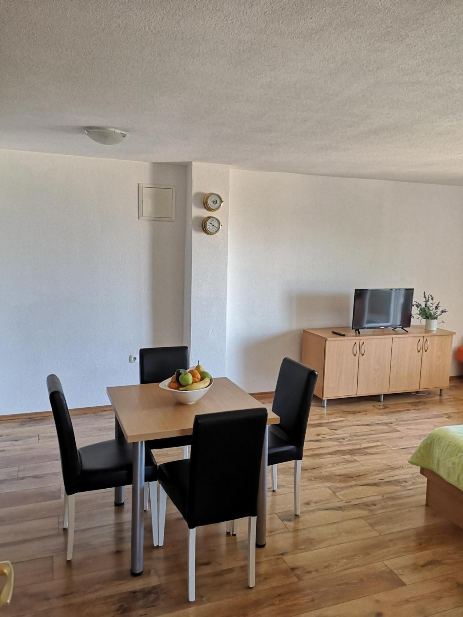 Apartmani Neva Makarská Exteriér fotografie